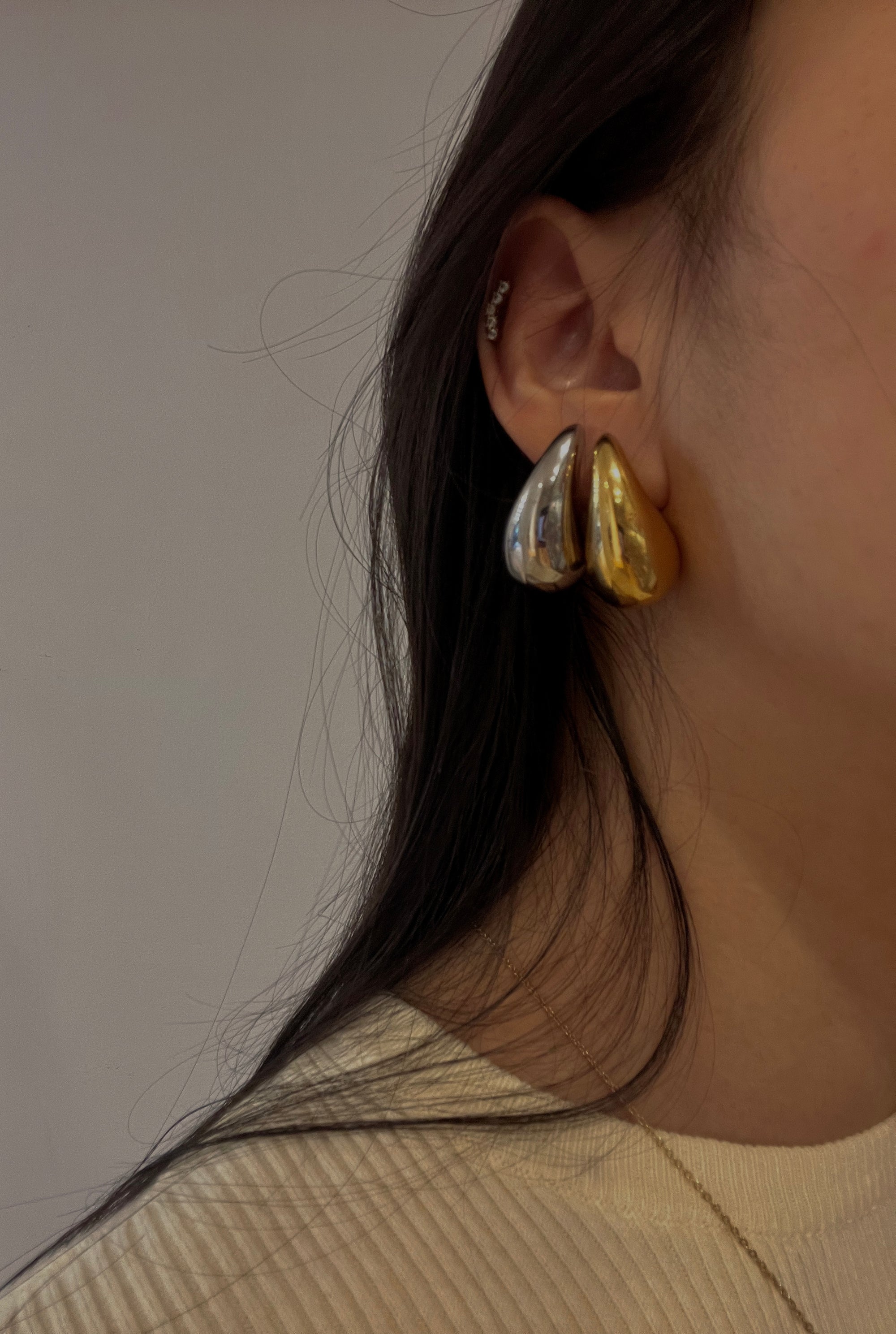 PENDIENTE PERA ORO ACERO