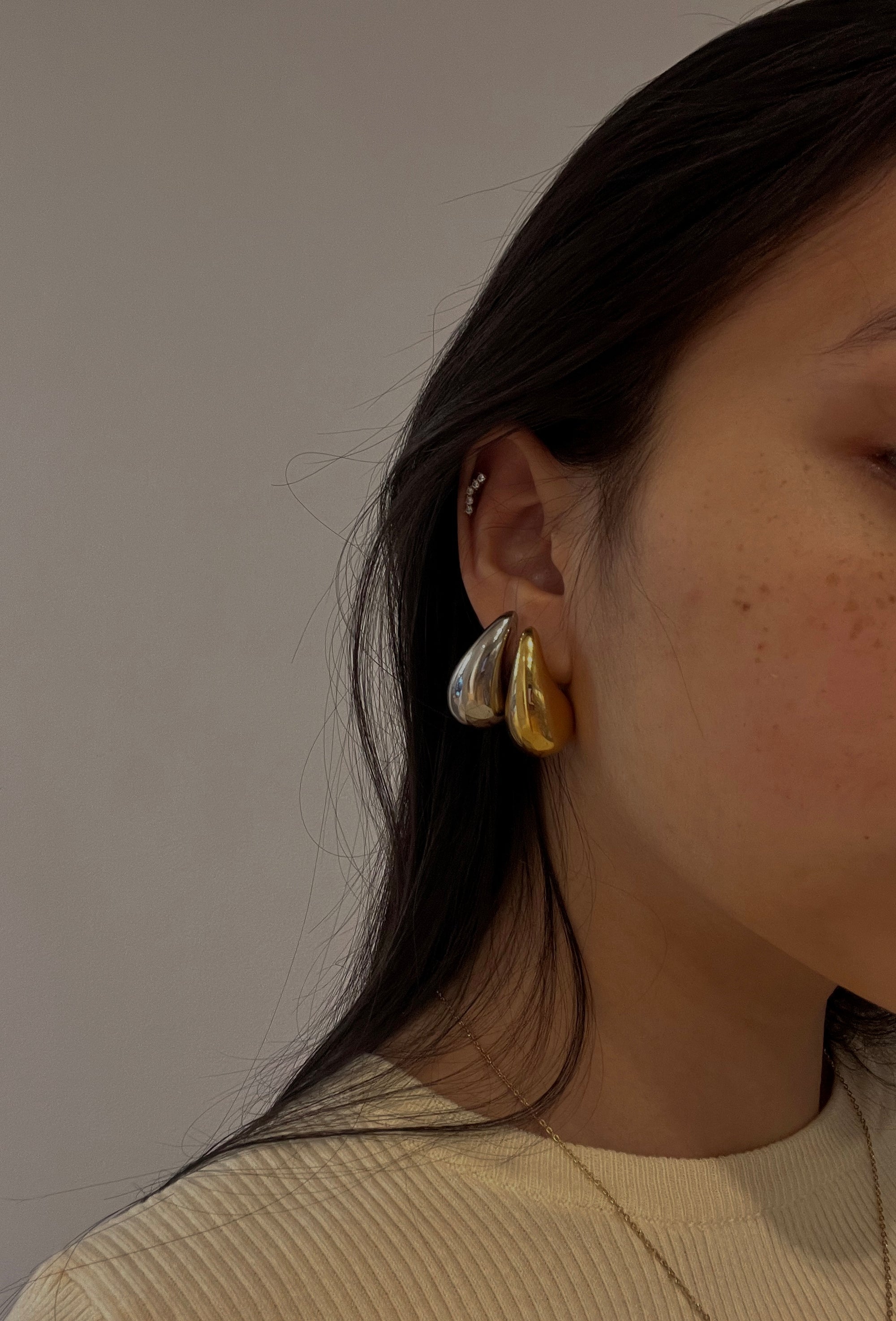 PENDIENTE PERA ORO ACERO