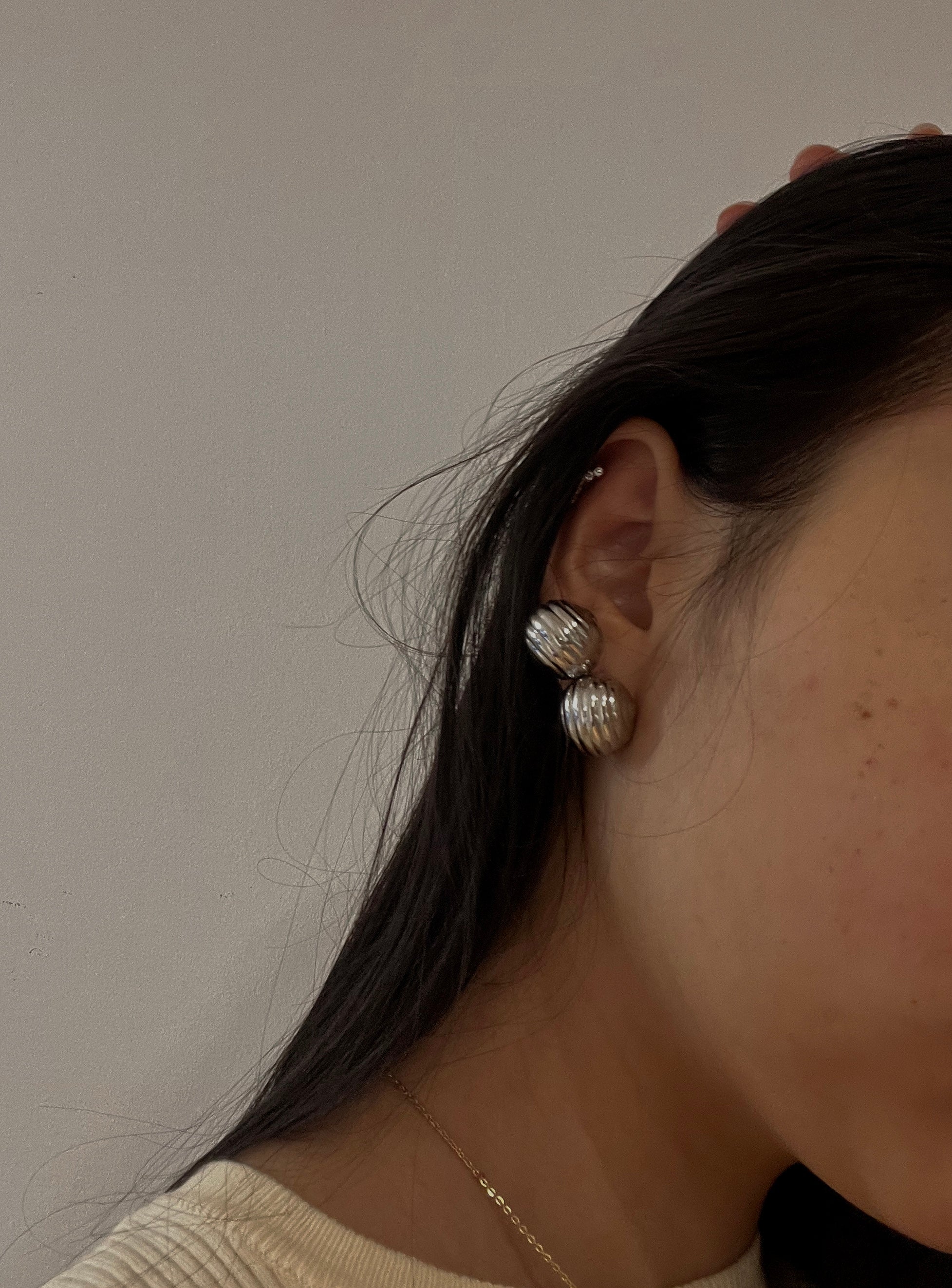 PENDIENTES BALL ACERO PLATA